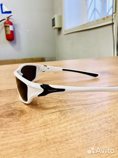 Поляризационные солнцезащитные очки белые