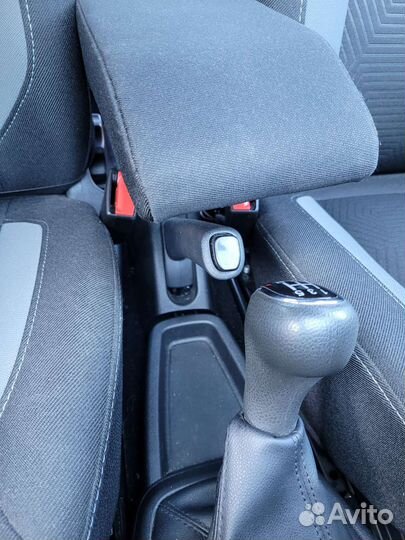 Подлокотник на LADA Granta