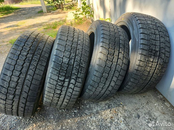 Dunlop Winter Maxx 235/45 R18