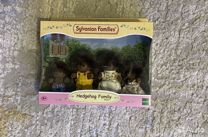 Sylvanian families семья ежиков (4018)