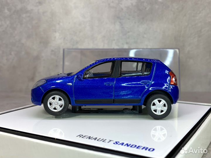 Коллекционная модель Renault Sandero 1:43