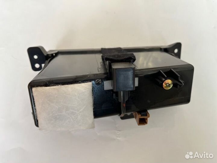 Вставка передняя правая Nissan Fuga Y50 VQ25(DE)