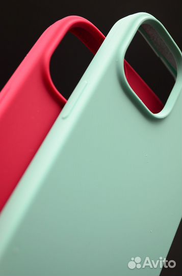 Силиконовый чехол на iPhone 15