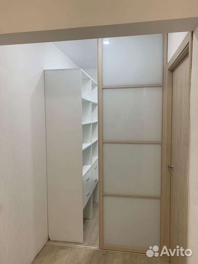 Шкаф в прихожую под ваш размер
