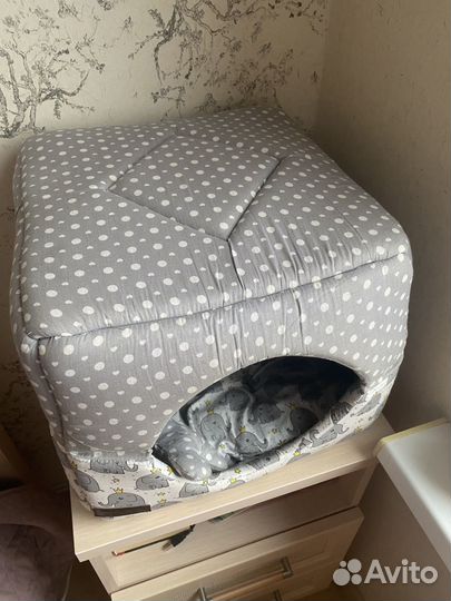 Лежанка-домик для кошки/собаки