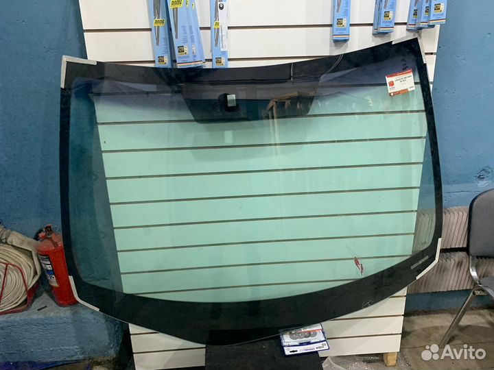 Лобовое стекло Lexus is is200 is250 is300