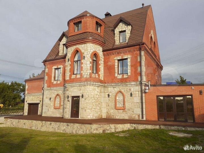 Коттедж 452 м² на участке 24 сот.