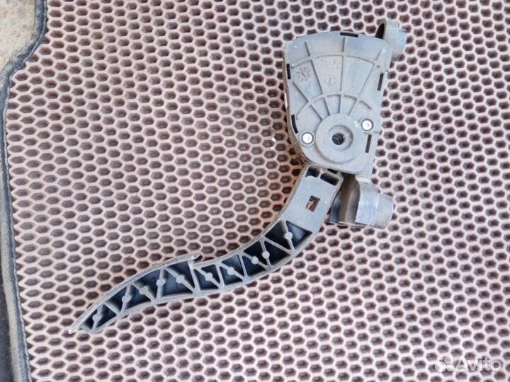 Педаль газа Hyundai Solaris