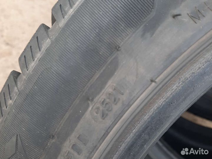 ONYX NY-W703 235/45 R18