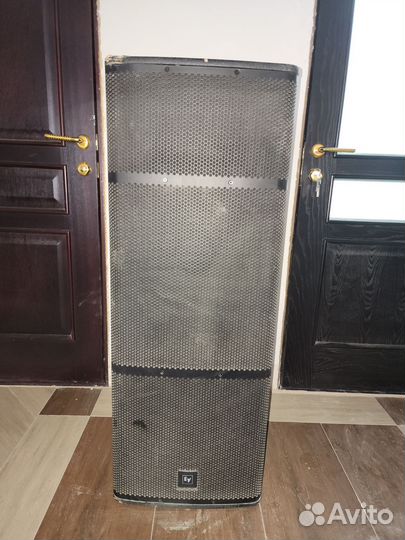 Electro-Voice ELX215 акустическая система 2-полос