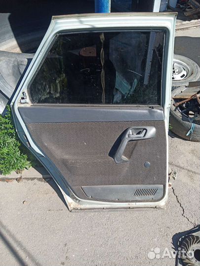Задняя левая дверь на ваз 2110,2111,2112