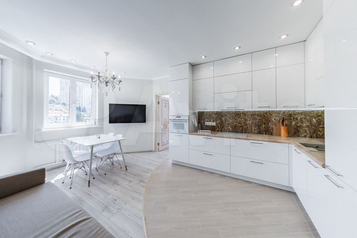 2-к. квартира, 60 м², 14/20 эт.