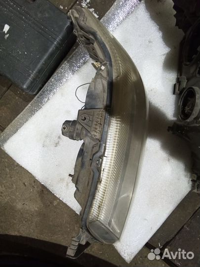 Фары Renault Laguna 2 на запчасти