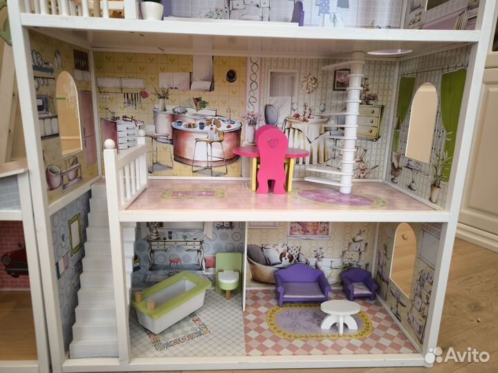 Большой кукольный домик