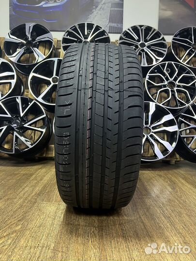 DoubleStar DSU02 275/35 R20 102Y