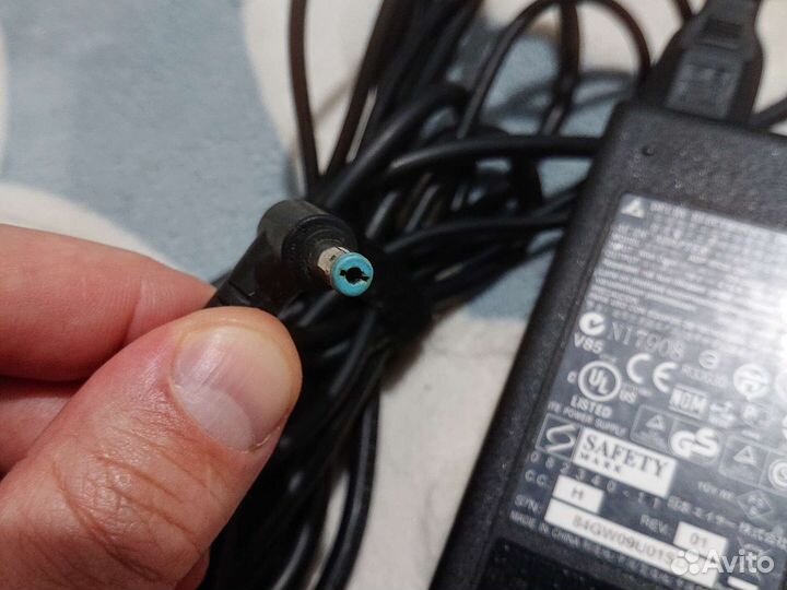 Блок питания 19v adp-90cd db