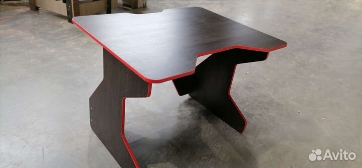 Игровой компьютерный стол новый