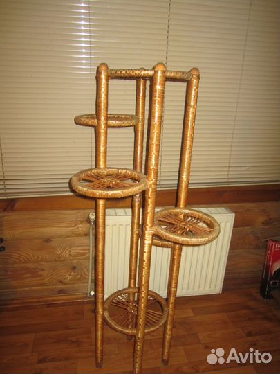 Напольные подставка для цветов