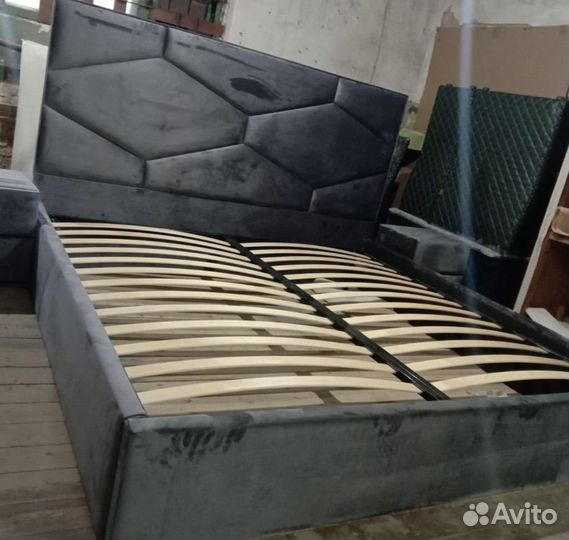 Кровать двухспальная