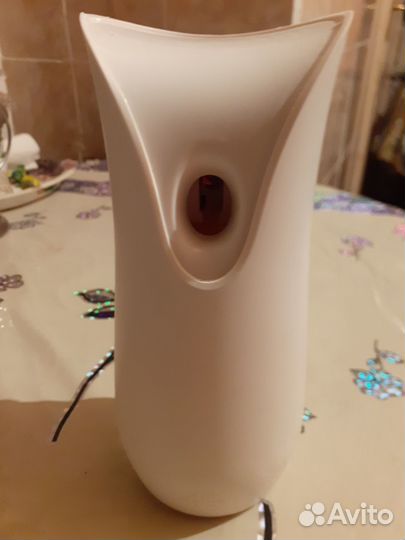 Автоматический освежитель воздуха Air Wick