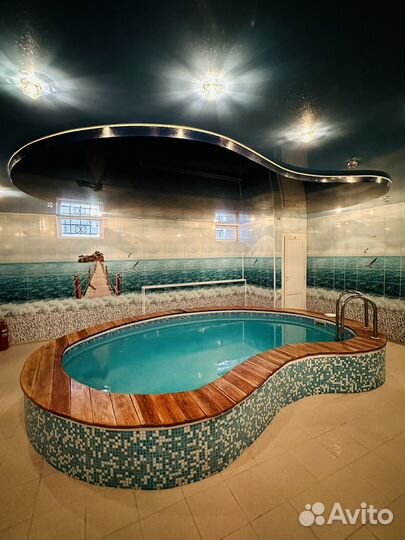 Коттедж 303 м² на участке 11 сот.