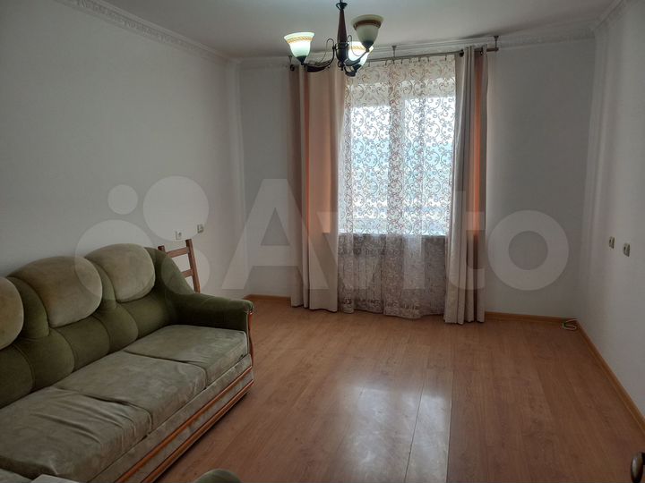 3-к. квартира, 83,5 м², 4/10 эт.