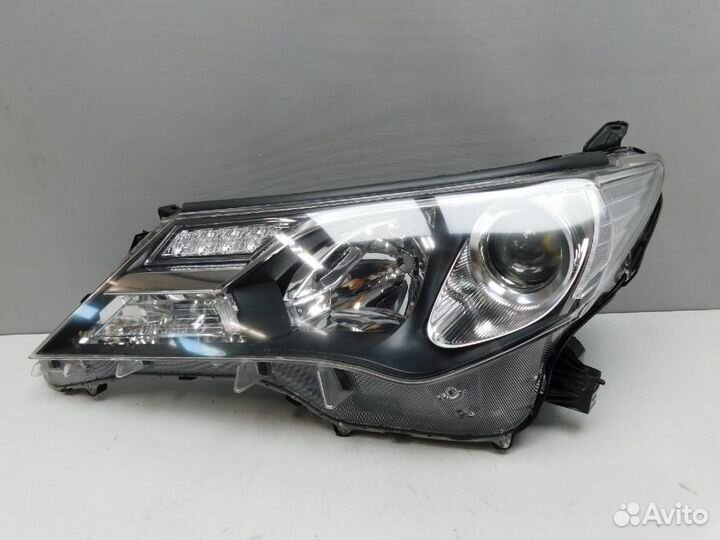 Фара левая Toyota RAV4