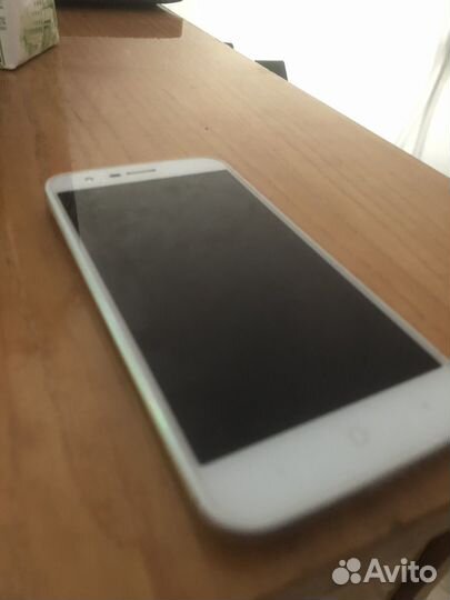 ZTE Blade V8 lite, 2/16 ГБ