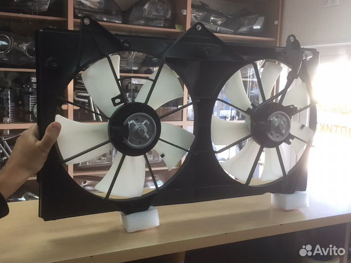 Вентилятор охлаждения радиатора Тойота Камри / Сол