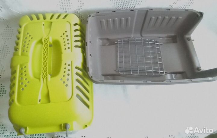 Переноска-клиппер пластиковая для кошек,бу дефект