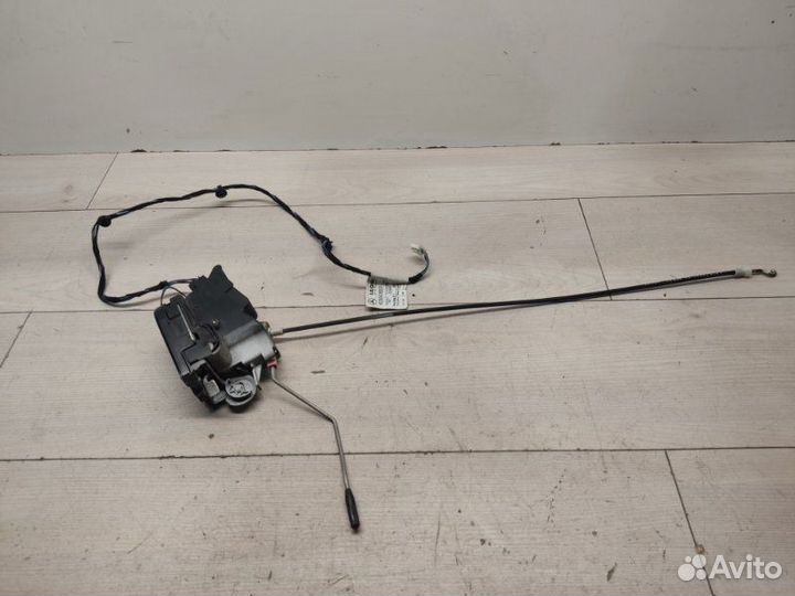 Замок двери левый Mercedes Vito W639