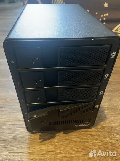 Дисковое хранилище / док-станция 4 HDD