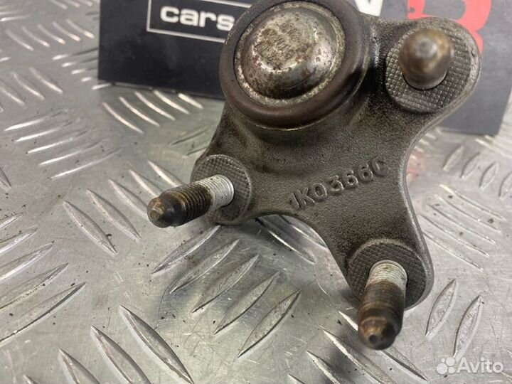 Шаровая опора передняя правая Volkswagen Golf MK5