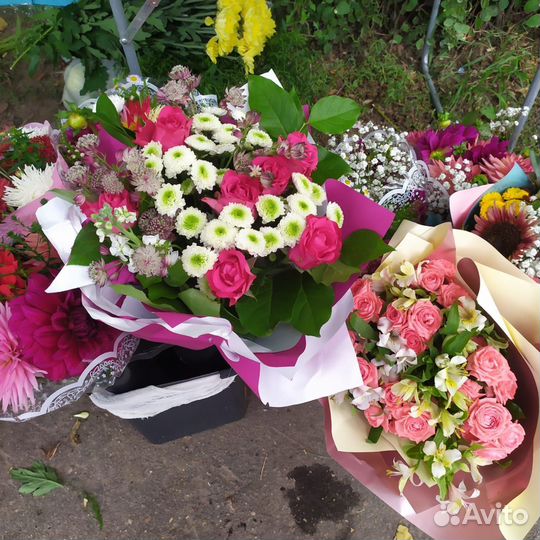 Цветы в корзиночках,букеты,кареты. к празднику