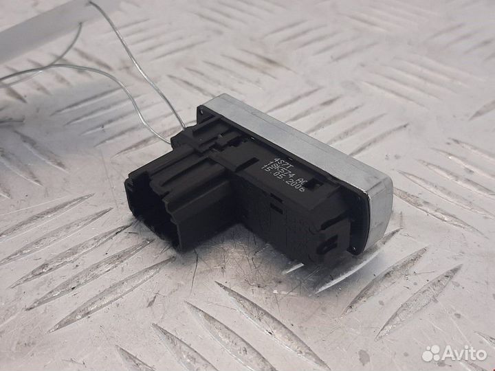 Кнопка обогрева заднего стекла Ford Mondeo 1458815