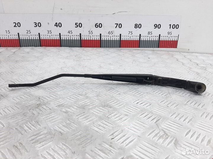 Щеткодержатель (поводок стеклоочистителя, дворник)