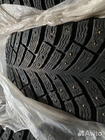 Michelin X-Ice North 4 215/60 R17 100