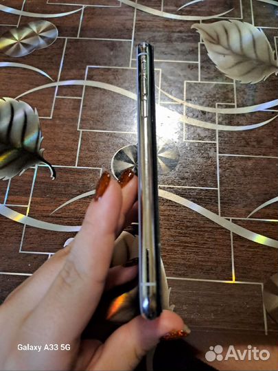 Телефон iPhone