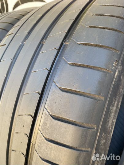 Pirelli P Zero PZ4 275/35 R20