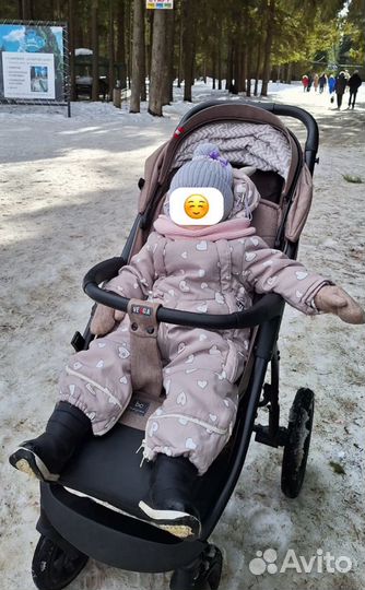 Прогулочная коляска всесезонная