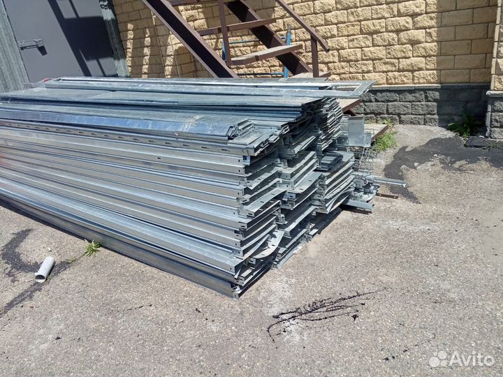 Перфорированные лотки и крышки лотков