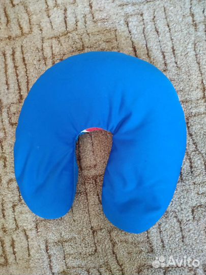 Подушка под шею для поездок