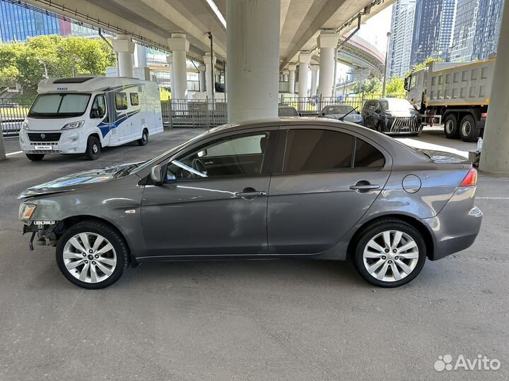 Mitsubishi Lancer 1.8 МТ, 2008, битый, 328 000 км