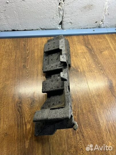 Уплотнитель кузова задний левый Volvo Xc90