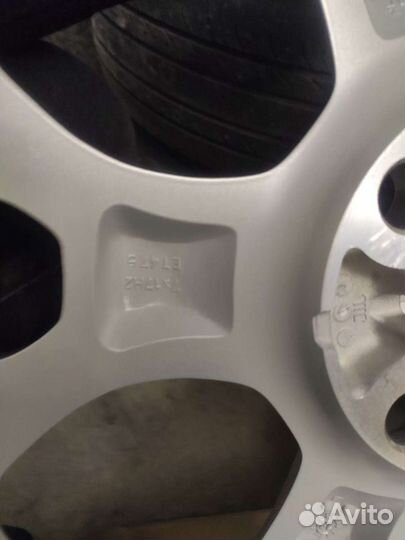 Новые оригинальные R17/4*108 Ford