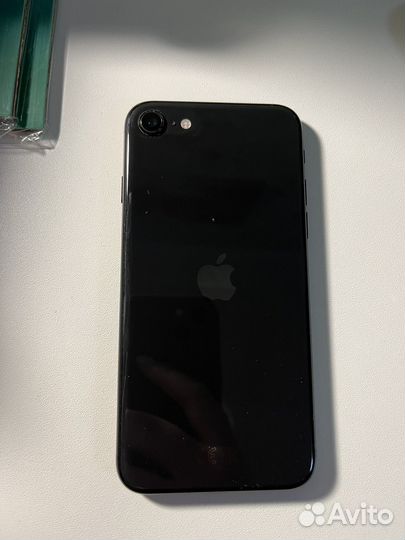 iPhone SE (2020), 64 ГБ