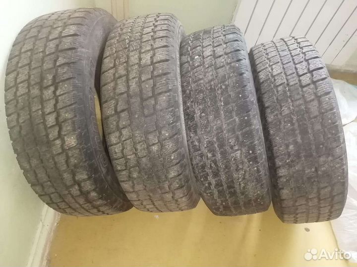 Cooper Weather-Master S/T 2 215/65 R16