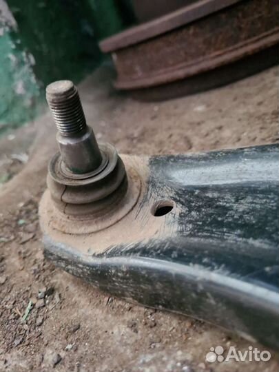 Рычаг подвески левый Hyundai solaris 2012