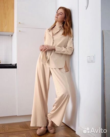 Костюм женский с штанами и рубашкой бежевый M