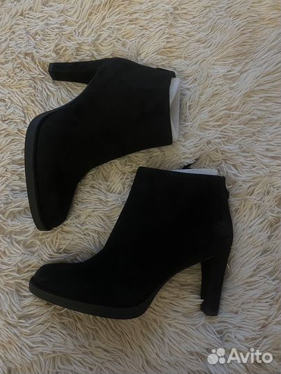 Ботильоны Stuart Weitzman